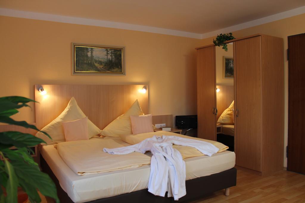Hotel Brigitte Bad Krozingen Quarto foto